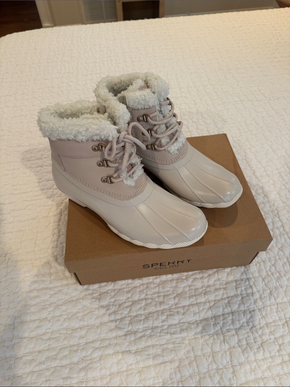 Sperry Women's Alpine White Faux-Shearling Duck Boots